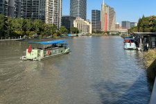 [How To]: Explore Suzhou Creek By Boat 